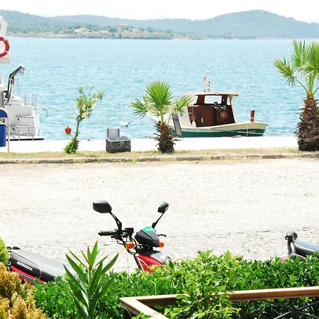 Aliye Hanim בית הארחה 4*