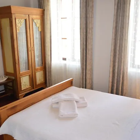 Aliye Hanim בית הארחה Ayvalı