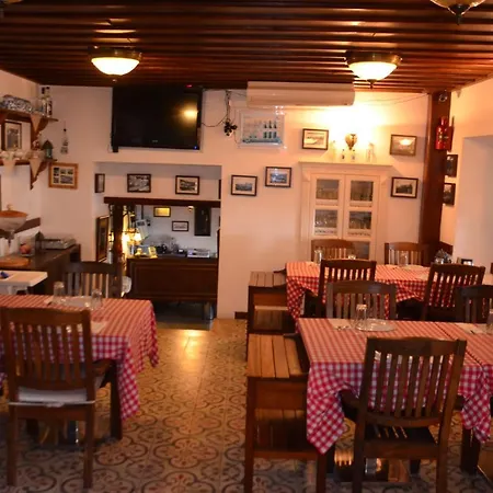 Aliye Hanim בית הארחה 4*