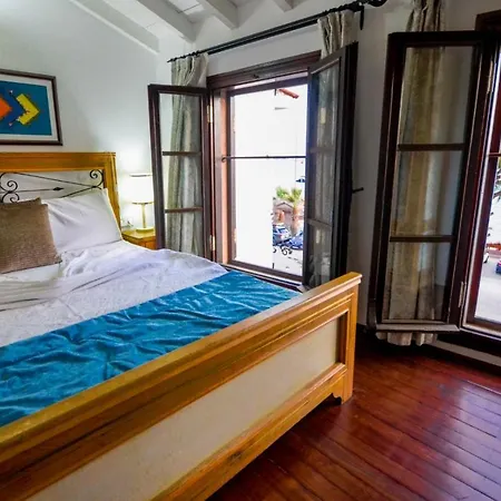 Aliye Hanim בית הארחה Ayvalı