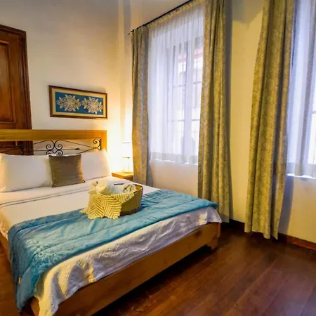 Aliye Hanim בית הארחה Ayvalı