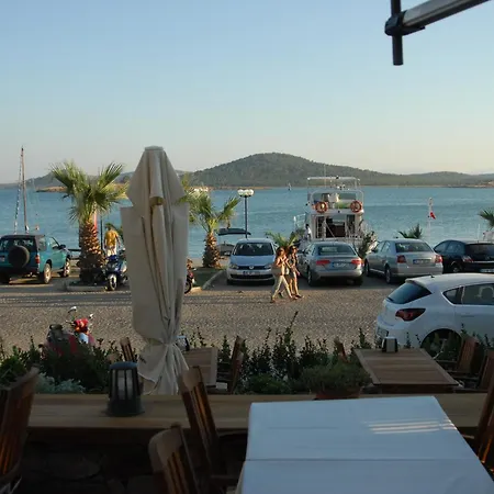 בית הארחה Aliye Hanim Ayvalı