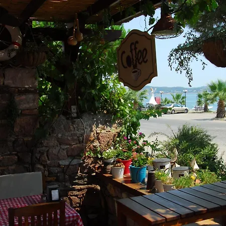 בית הארחה Aliye Hanim 4*